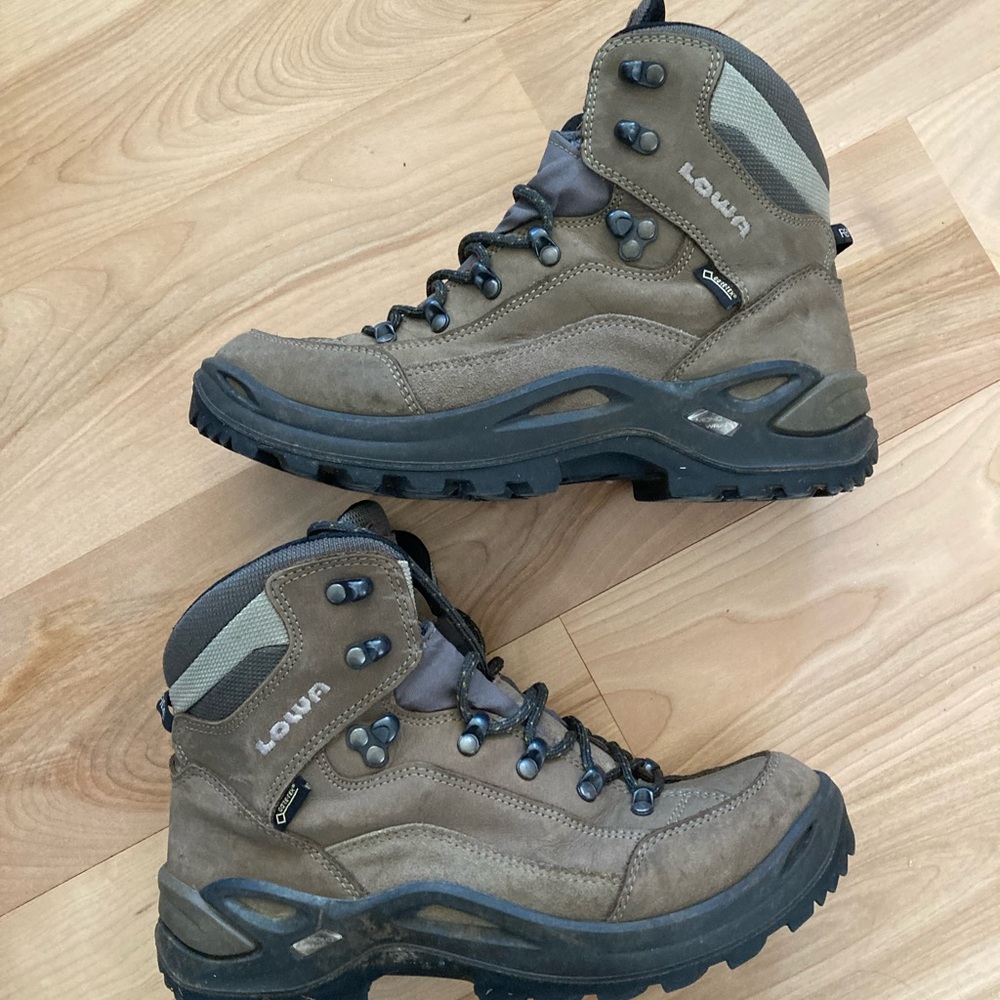 Lowa Women's Brown and Black Hiking Boots